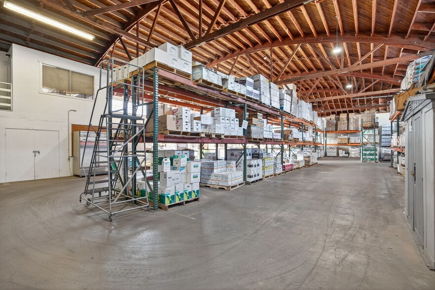 More Photos Of 635 S Rose Ave, Oxnard Warehouse For Sale