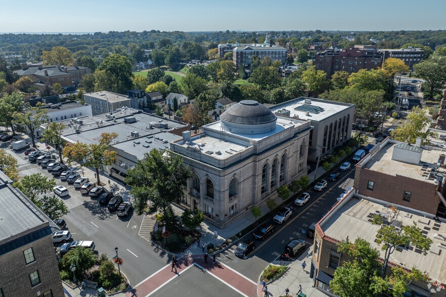 More Photos Of 240 Greenwich Ave, Greenwich Office For Lease