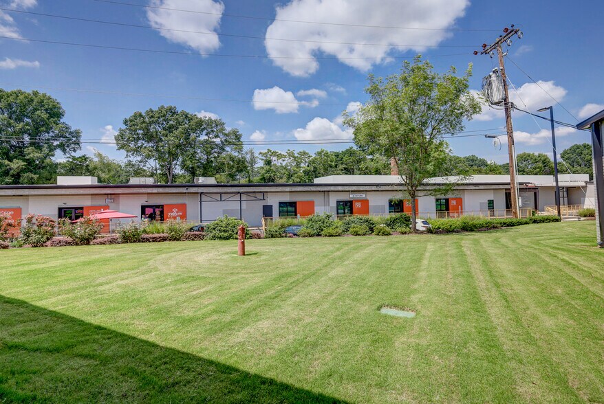 More Photos Of 556 Perry Ave, Greenville Office For Lease