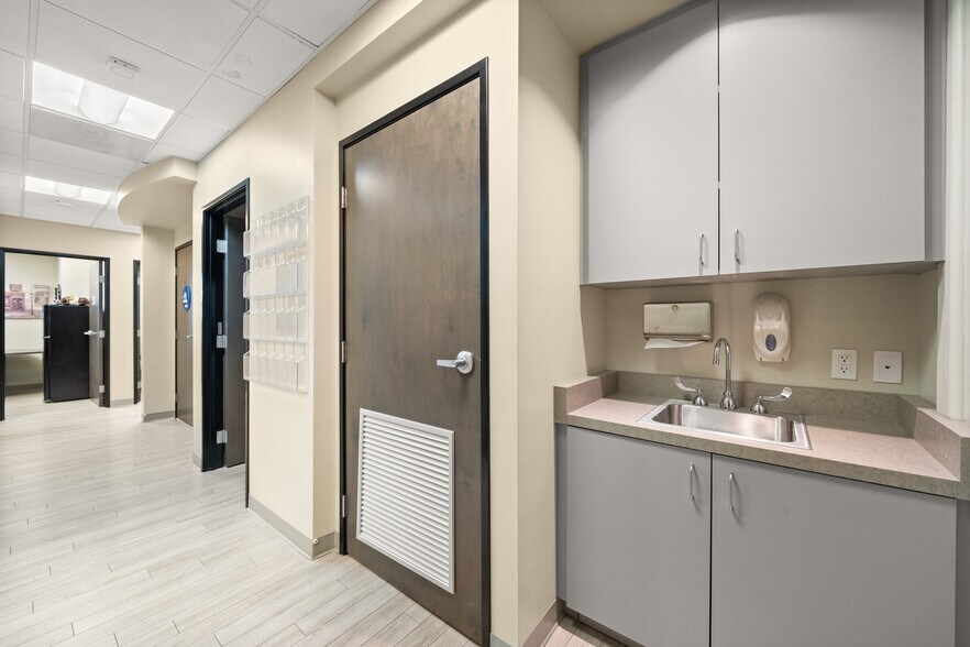 More Photos Of 15944 Los Serranos Country Club Dr, Chino Hills Coworking Space