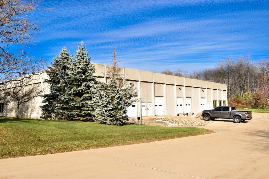 More Photos Of 2241 Pinnacle Pky, Twinsburg Flex For Sale