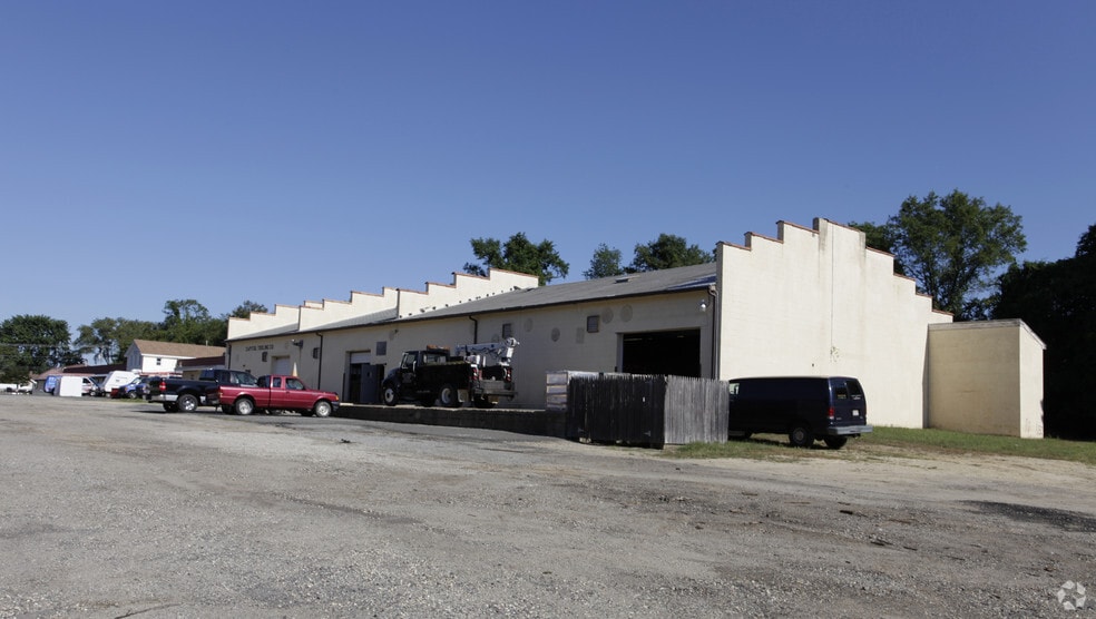 Primary Photo Of 175 Ramtown Greenville Rd, Howell Warehouse For Lease
