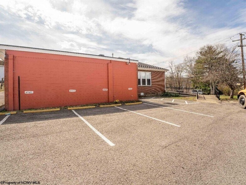 More Photos Of 1433 Dorsey Ave, Morgantown Schools For Lease