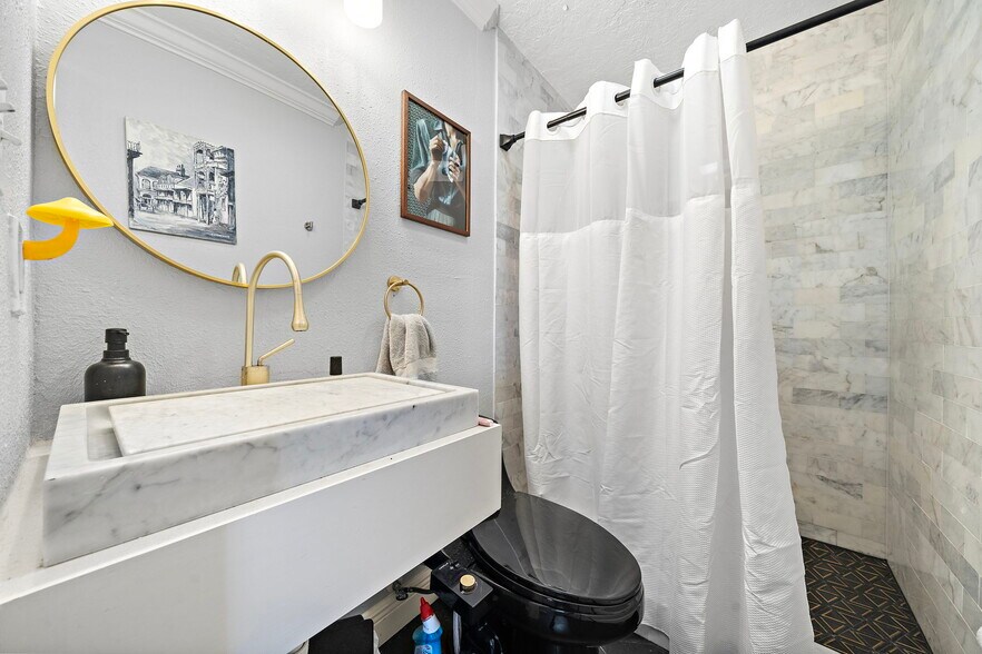 More Photos Of 609 Sealy St, Galveston Apartments For Sale