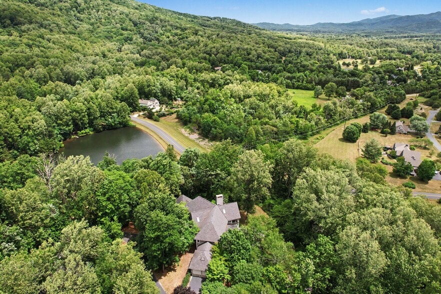 More Photos Of 390 Saddleback Knl, Nellysford Specialty For Sale