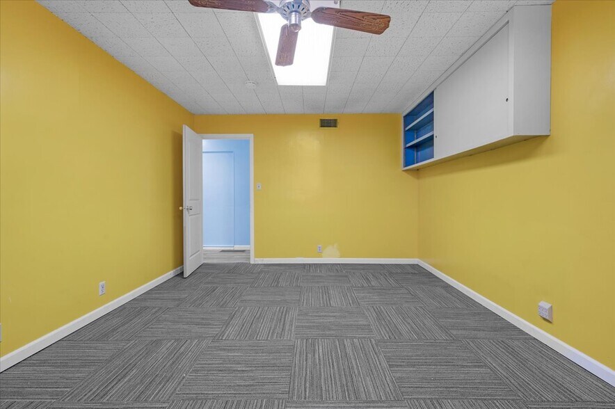 More Photos Of 2611 N Fresno St, Fresno Medical For Sale