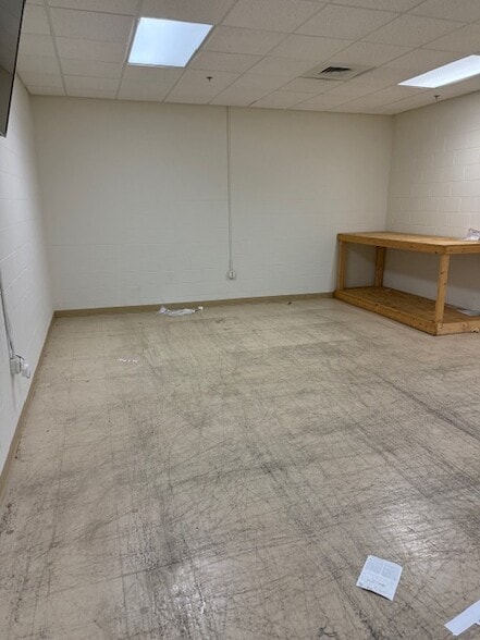 More Photos Of 2315 Catawba Valley Blvd SE, Hickory Unknown For Lease