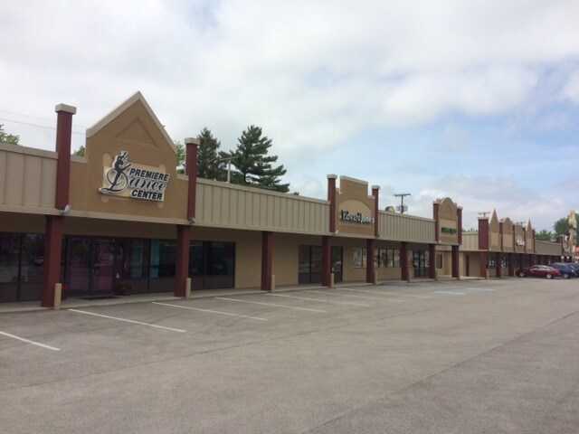 More Photos Of 811 W McGalliard Rd, Muncie Storefront For Sale