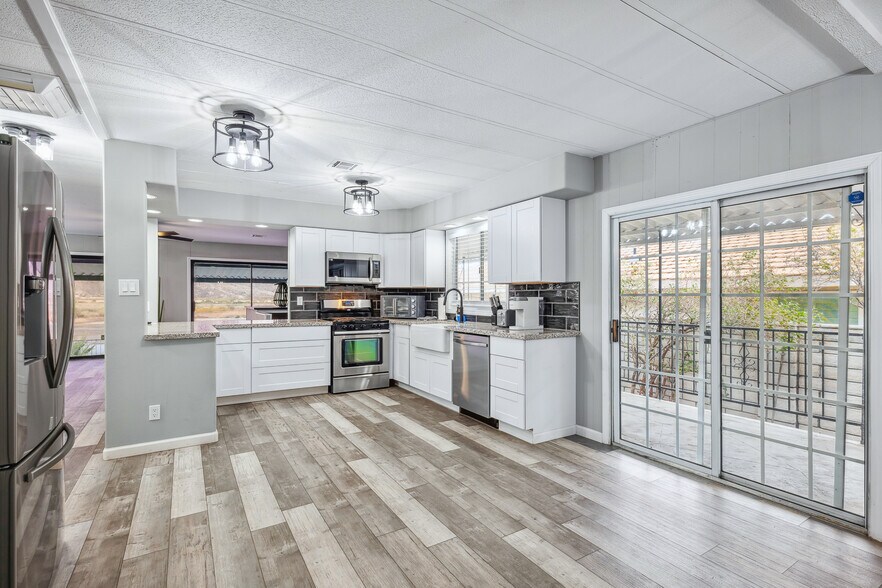 More Photos Of 1837 Riverside Dr, Bullhead City Specialty For Sale