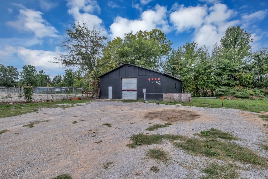 More Photos Of 1409 Buffalo Rd, Lawrenceburg Warehouse For Sale