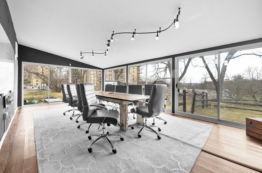 More Photos Of 676 W Germantown Pike, Plymouth Meeting Office For Lease