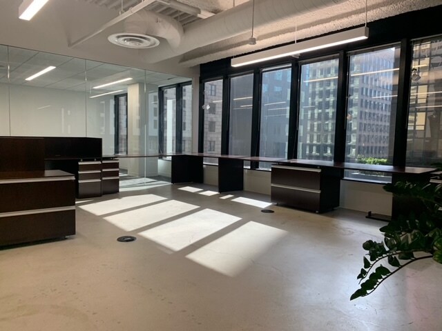 More Photos Of 700 S Flower St, Los Angeles Office For Lease