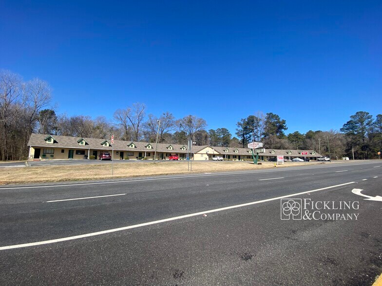 Primary Photo Of 2240 Gray Hwy, Macon-Bibb Hotel For Sale