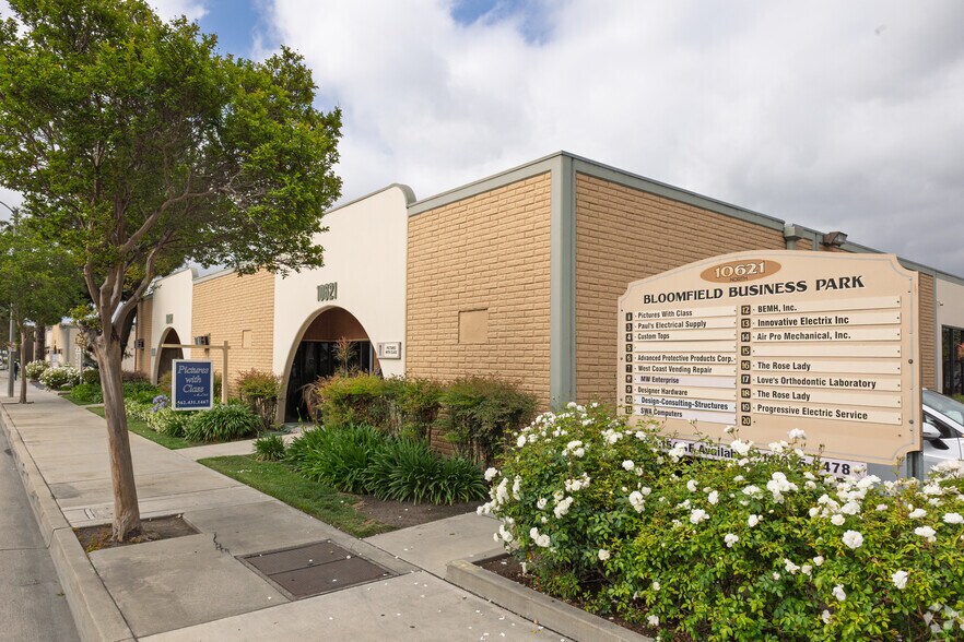 More Photos Of 10621 Bloomfield St, Los Alamitos Unknown For Lease