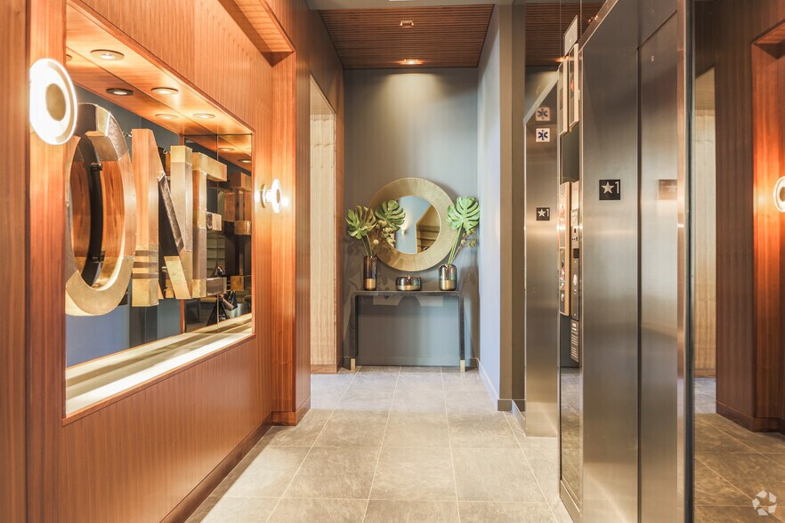 More Photos Of 255 NW 10th Ave, Portland Apartments For Lease