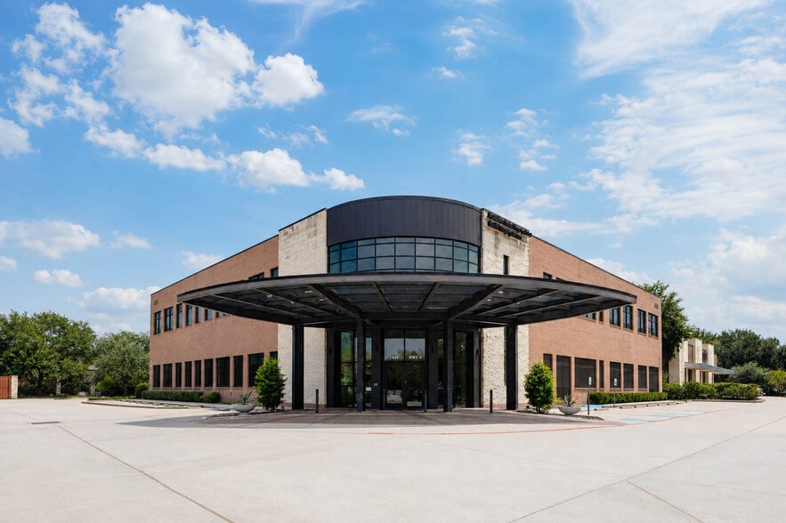 More Photos Of 1435 Highway 6, Sugar Land Healthcare For Sale