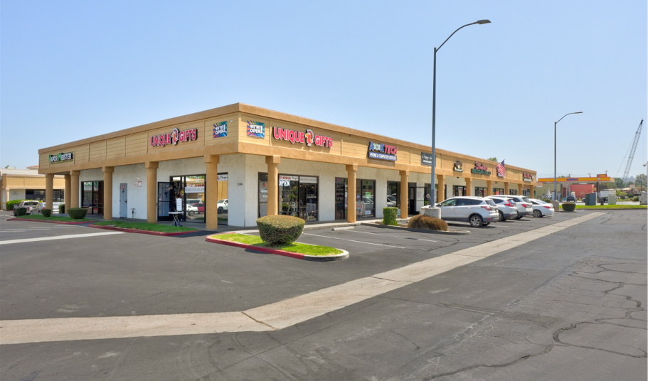 More Photos Of 12324-12346 Woodside Ave, Lakeside Unknown For Lease