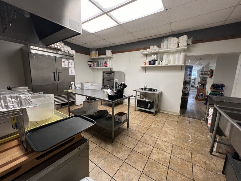 More Photos Of 2155 N 700 W, Arlington Storefront For Sale