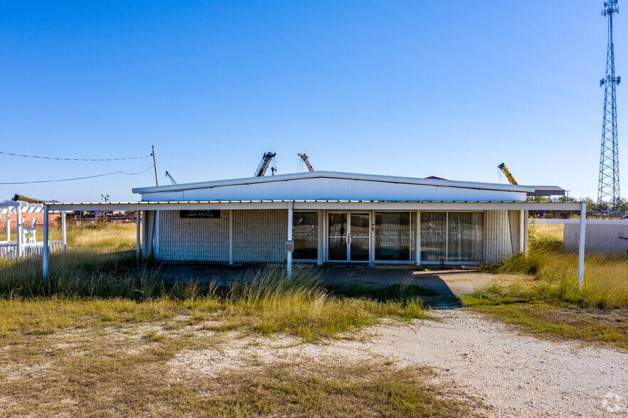 More Photos Of 14550 E Interstate 10, Marion Flex For Sale