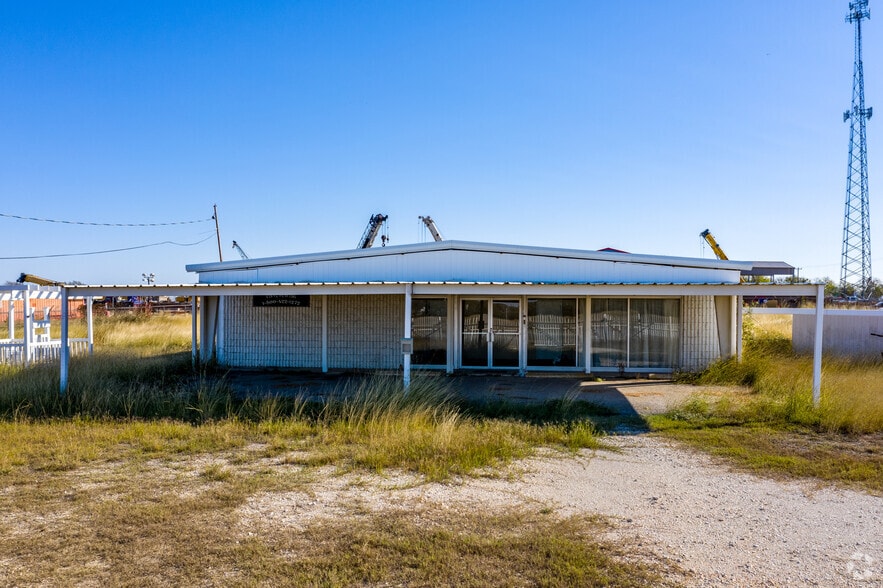 More Photos Of 14550 E Interstate 10, Marion Flex For Lease