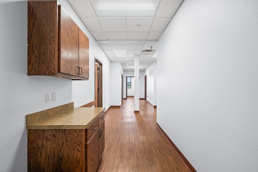 More Photos Of 7202 Slide Rd, Lubbock Medical For Lease