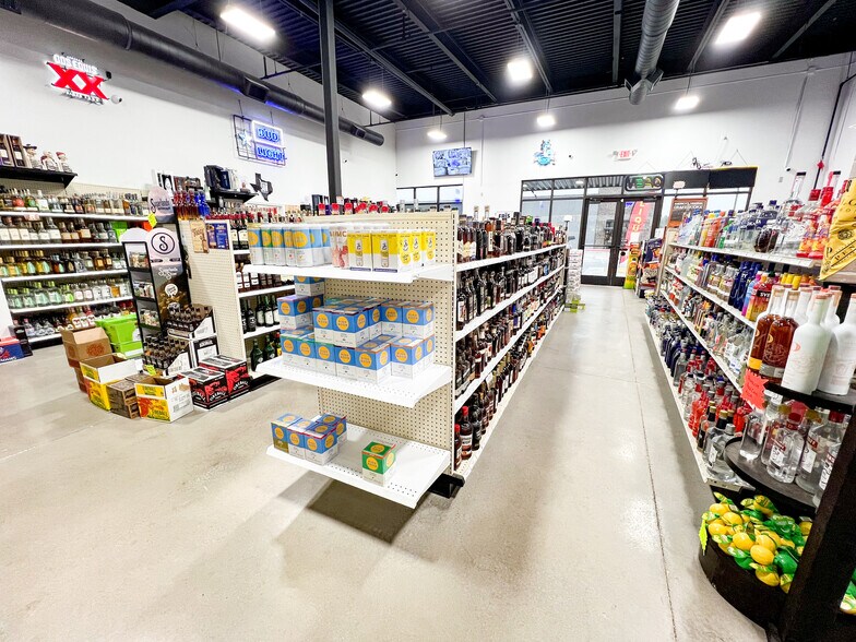 More Photos Of 6409 N Big Spring St, Midland Storefront For Sale