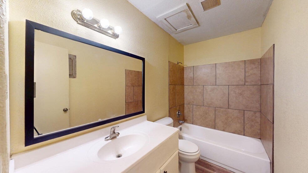 More Photos Of 120 37th st, Texarkana Apartments For Sale