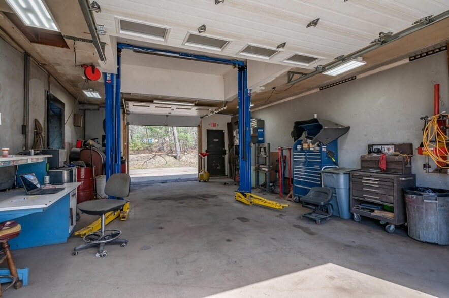 More Photos Of 54 Lowell Rd, Hudson Auto Repair For Sale