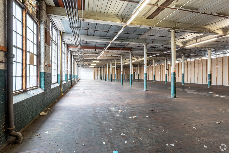 More Photos Of 165 Front St, Chicopee Office For Lease