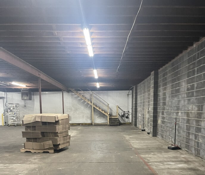 More Photos Of 53 Bay Ave, Patchogue Refrigeration Cold Storage For Sale
