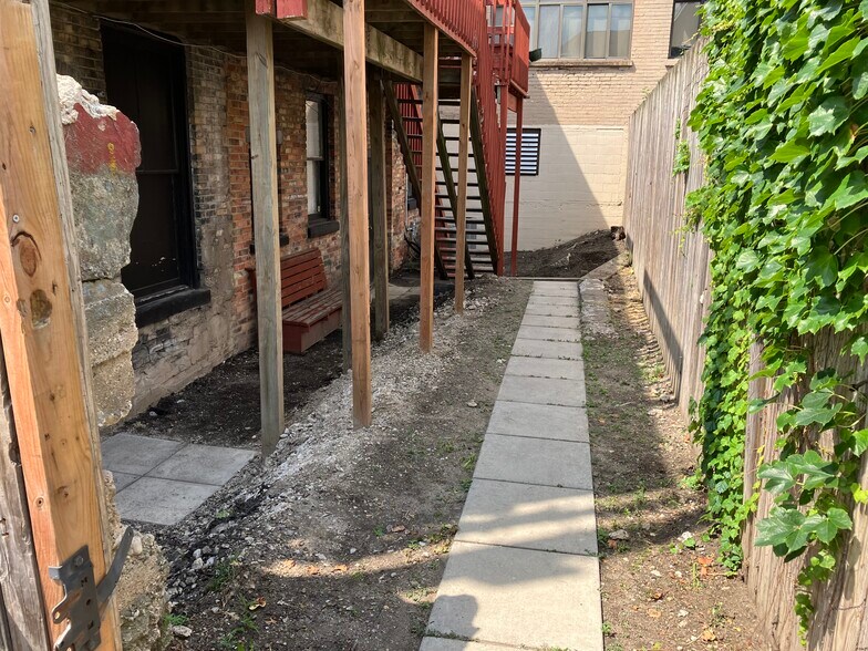 More Photos Of 218-222 S Division Ave, Grand Rapids Storefront Retail Residential For Sale