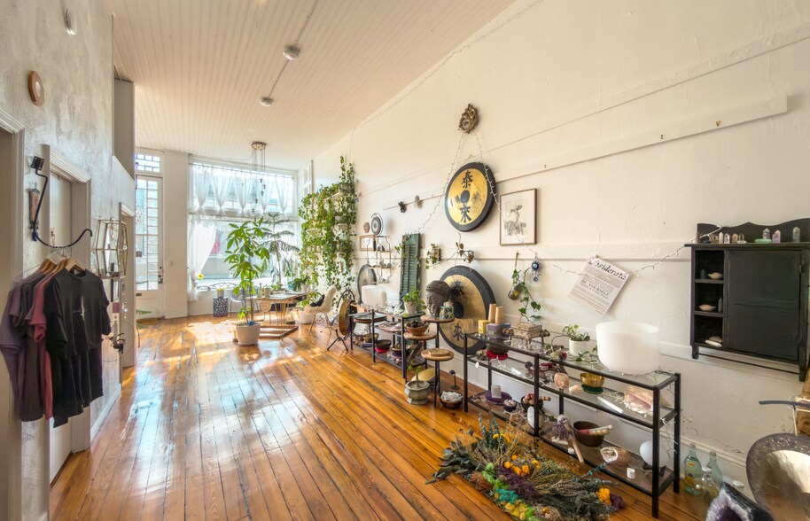 More Photos Of 205-209 S College Ave, Salem Office For Lease