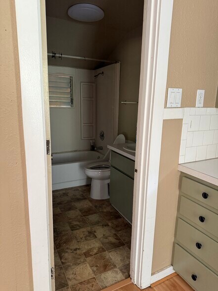 More Photos Of 28205 Hwy 3 NE, Poulsbo Office For Lease