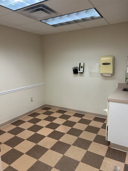 More Photos Of 1449 Old Waterbury Rd, Southbury Office For Sale