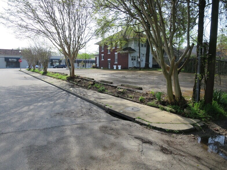 More Photos Of 871 S Cooper St, Memphis Light Distribution For Lease