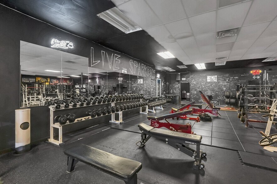 More Photos Of 2840-2848 N High St, Columbus General Retail For Sale