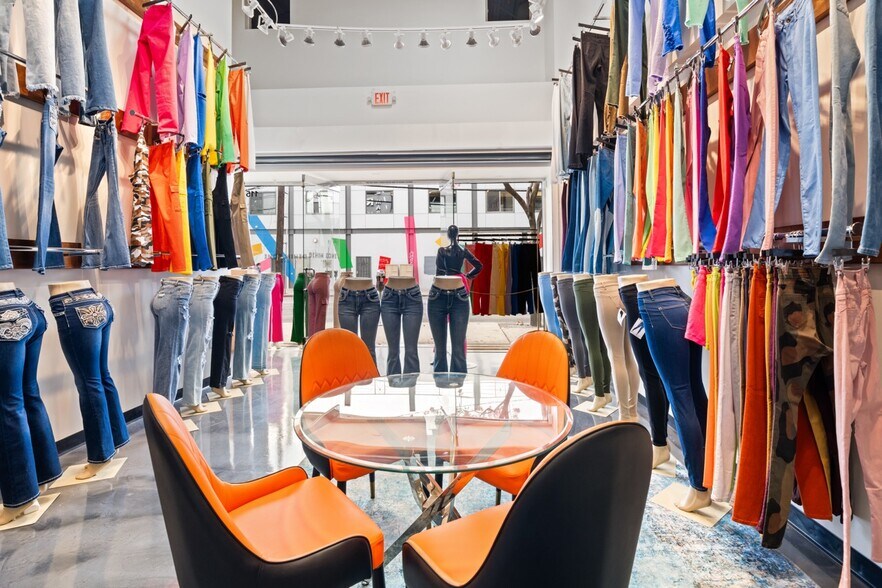 More Photos Of 747 E 10th St, Los Angeles Storefront For Sale