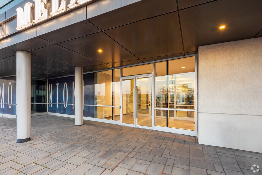 More Photos Of 2955 Rue Jules-Brillant, Laval Office For Sale