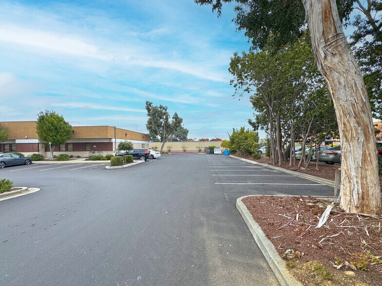 More Photos Of 125 Corporate Pl, Vallejo Office For Lease