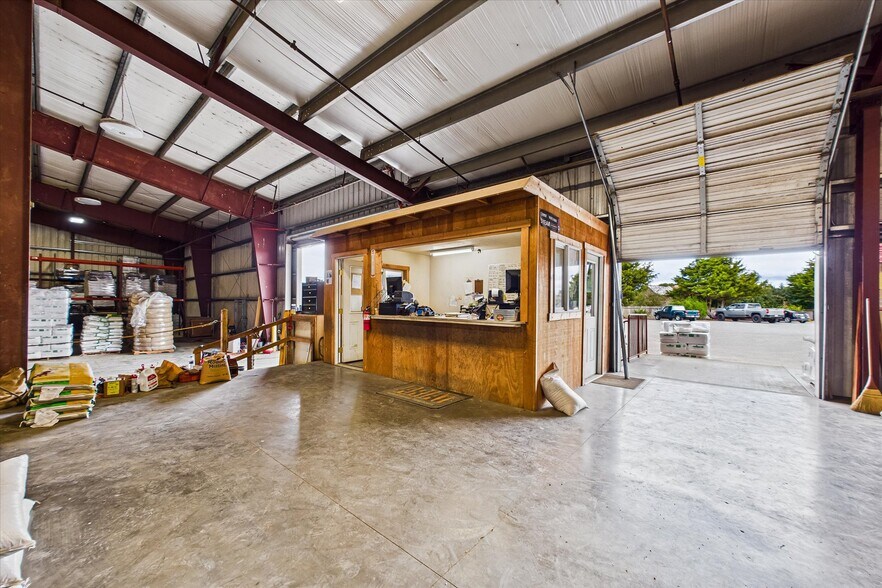 More Photos Of 1593 Market St, Ferndale General Retail For Sale