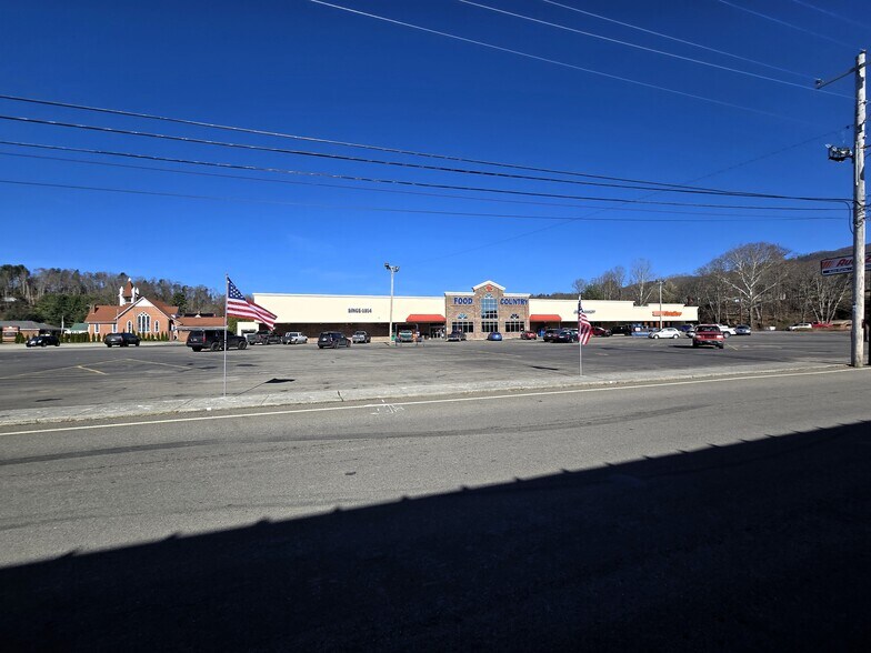 More Photos Of 150 Main st, Mountain City General Retail For Sale