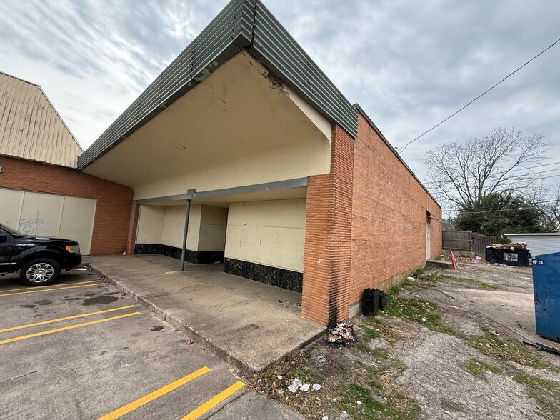 More Photos Of 1406 34th st, Waco General Retail For Lease