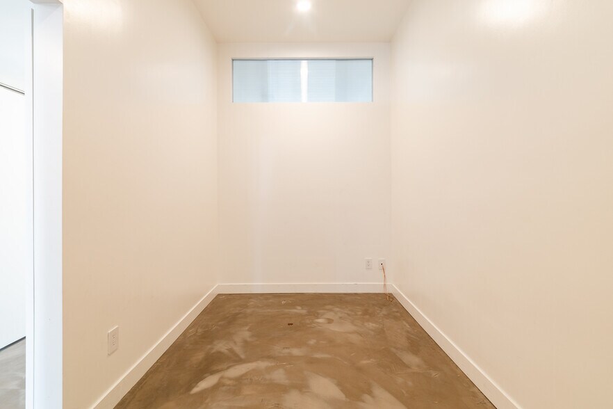 More Photos Of 5655 E Beverly Blvd, Los Angeles General Retail For Lease