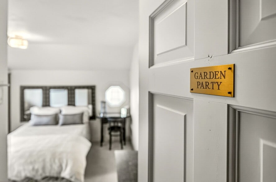 More Photos Of 668 N Main St, Ashland Hospitality For Sale