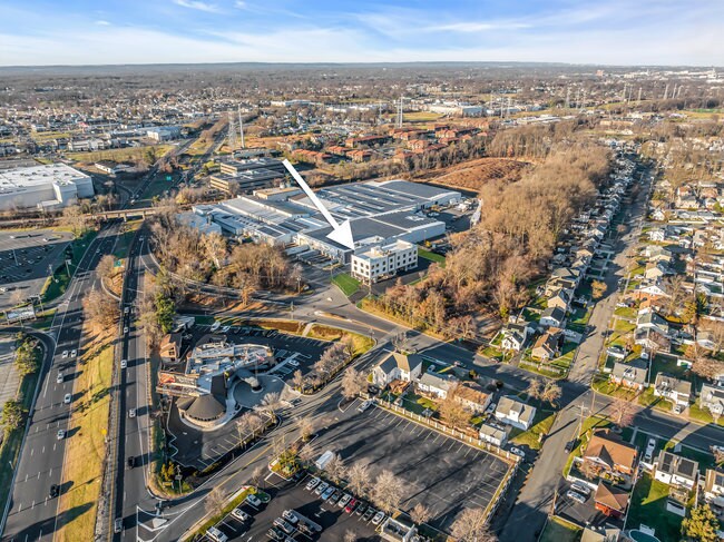 More Photos Of 374 Green St, Woodbridge Coworking Space