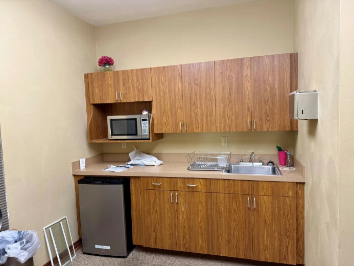 More Photos Of 1218 E 9th St, Edmond Medical For Lease