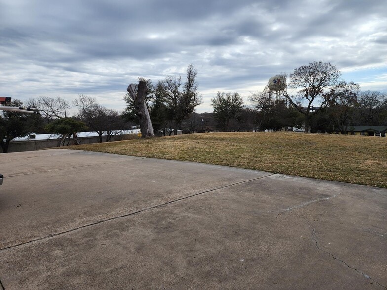 More Photos Of 1105 Palo Pinto St, Weatherford Hospitality For Sale