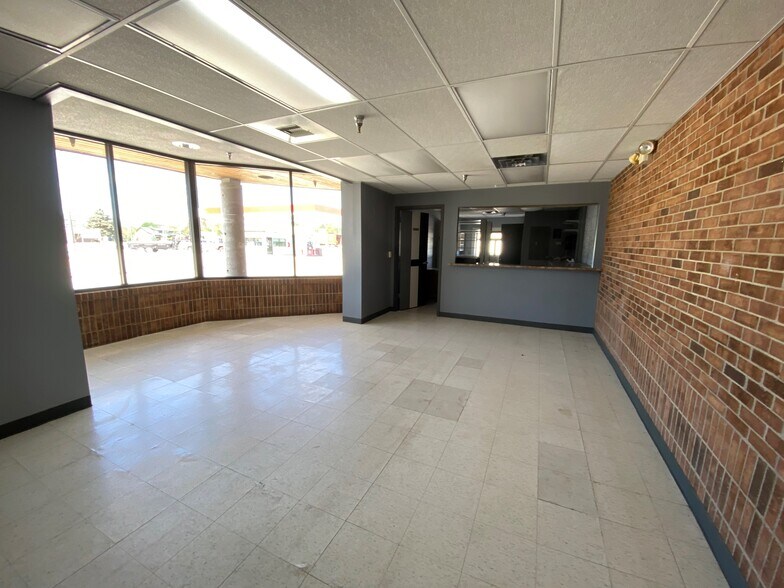 More Photos Of 625 N Main St, Arcanum General Retail For Lease