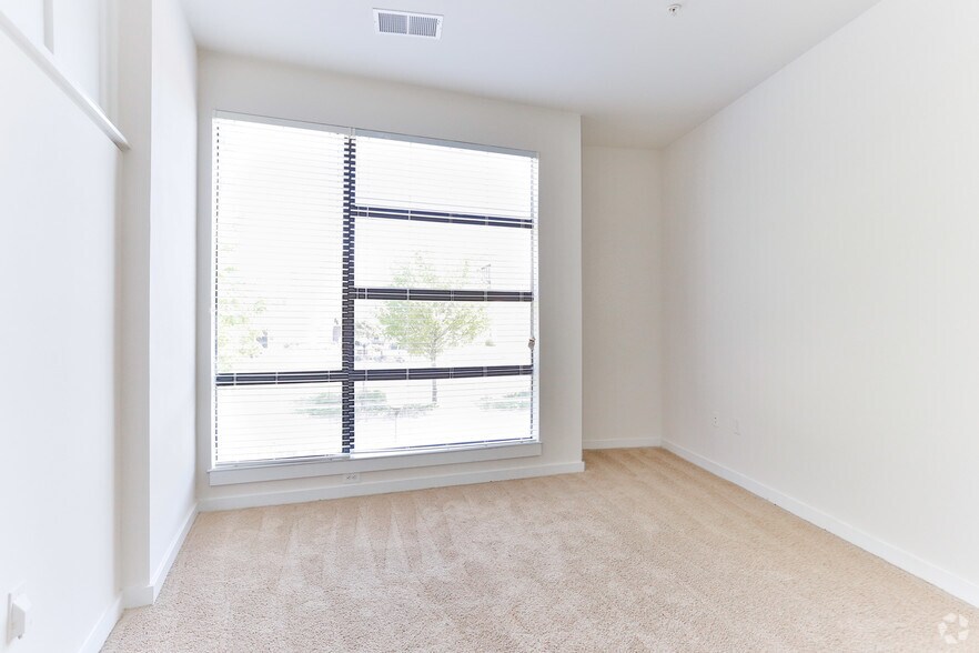 More Photos Of 810 E 7th St, Charlotte Apartments For Lease