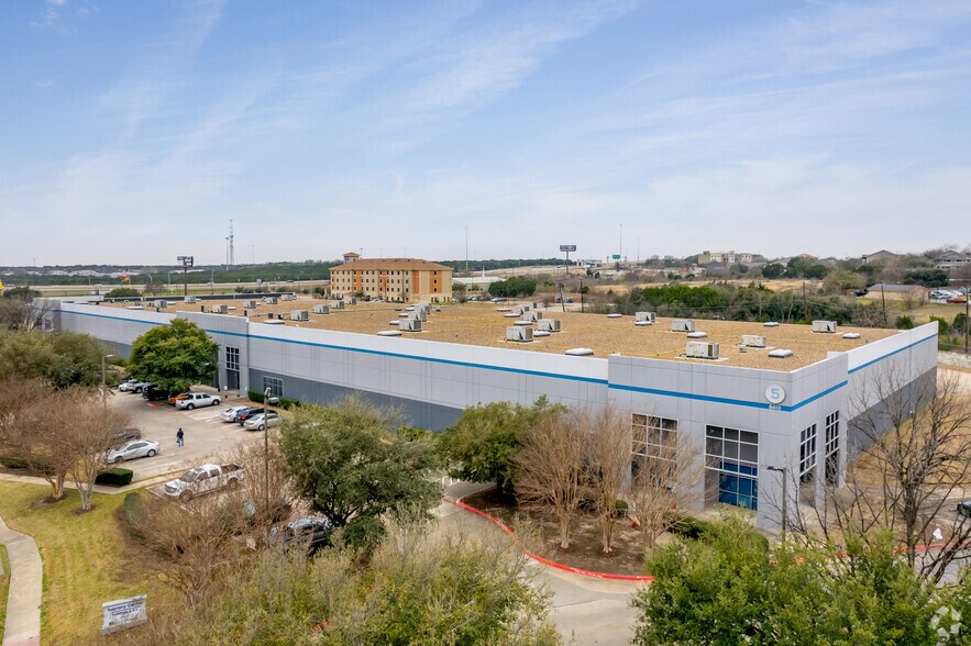 More Photos Of 8410 Tuscany Way, Austin Warehouse For Lease